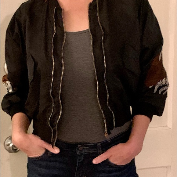 Vintage Embroidered bomber - Picture 10 of 16